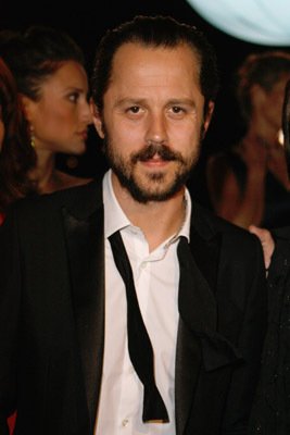 Фото - Джованни Рибизи: 267x400 / 17 Кб