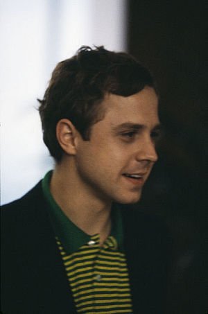 Фото - Джованни Рибизи: 300x453 / 15 Кб