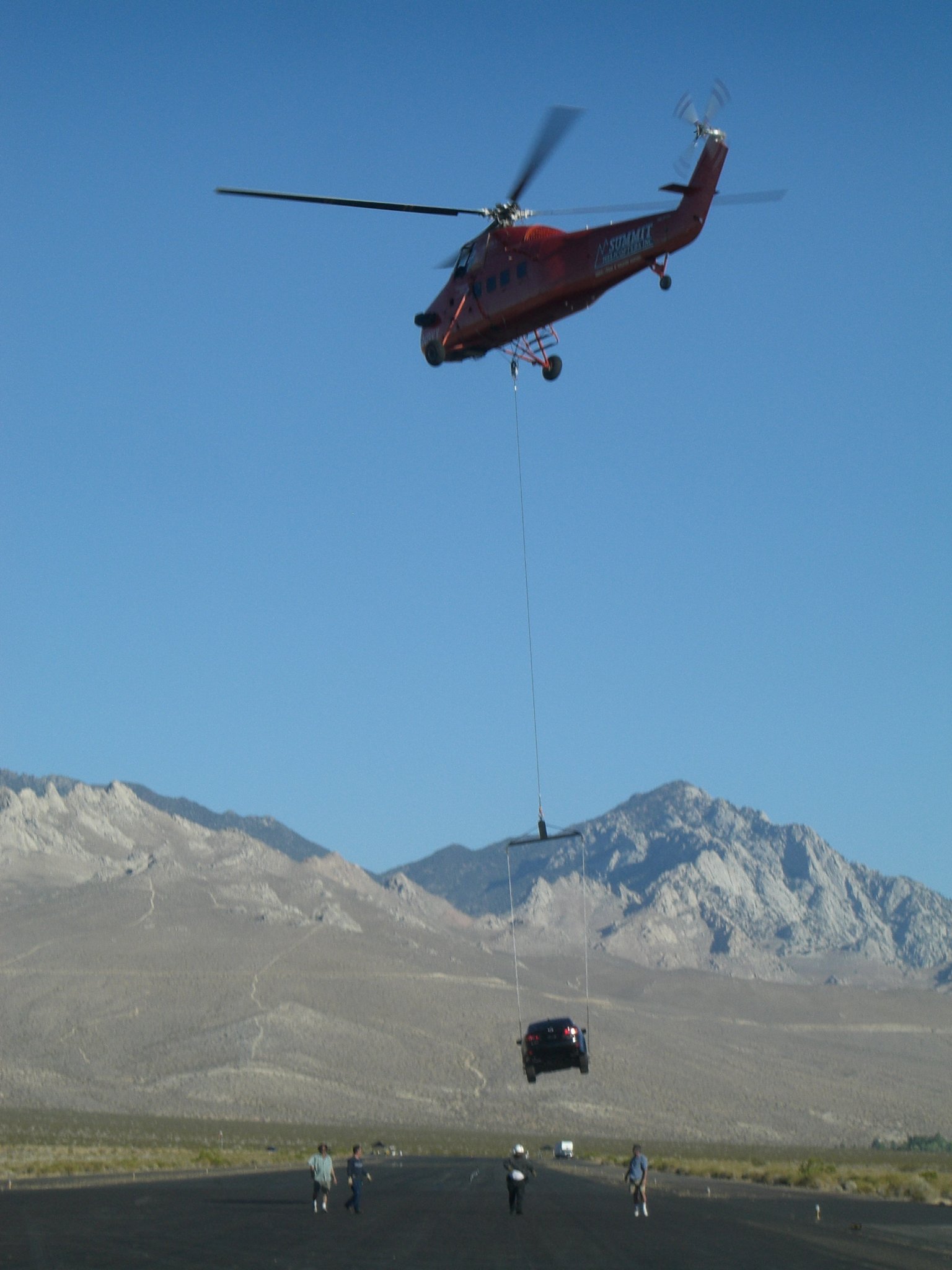 Фото - Peter McKernan: 1536x2048 / 312 Кб