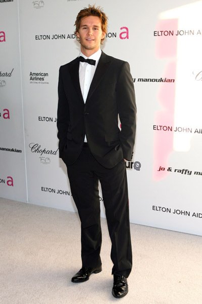 Фото - Райан Квантен: 400x600 / 35 Кб