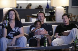 Фото - Дилан Уолш: 323x215 / 19 Кб