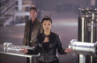 Фото - Келли Ху: 316x206 / 15 Кб