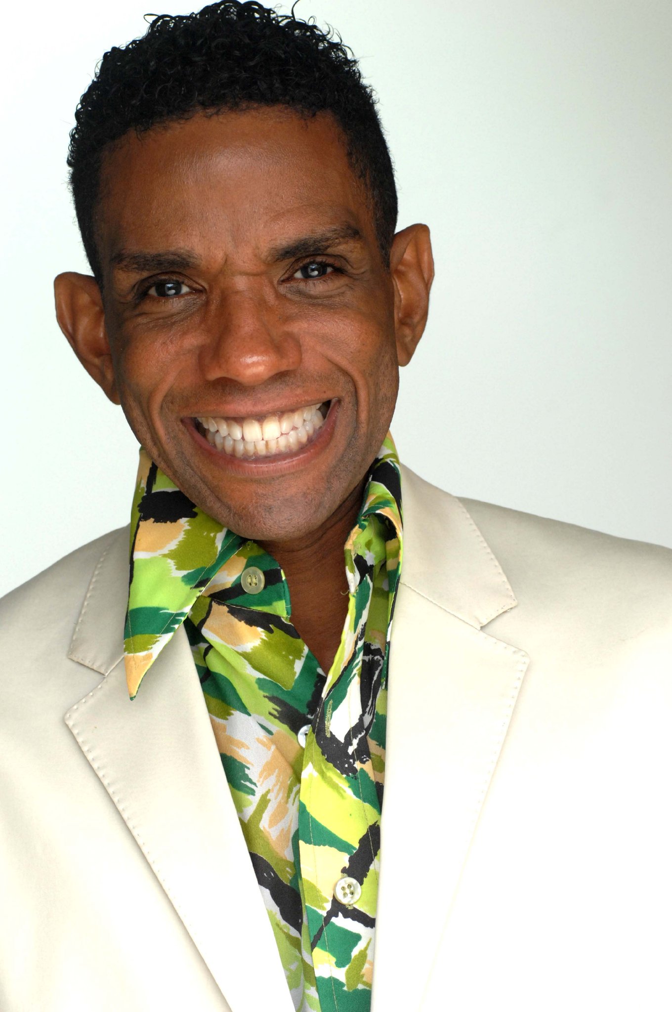 Фото - Ralph Cole Jr.: 1360x2048 / 283 Кб