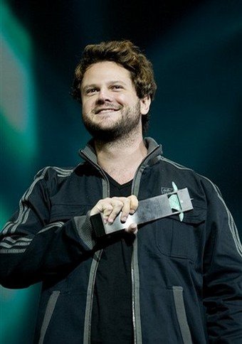 Фото - Селтон Мелу: 340x484 / 31 Кб