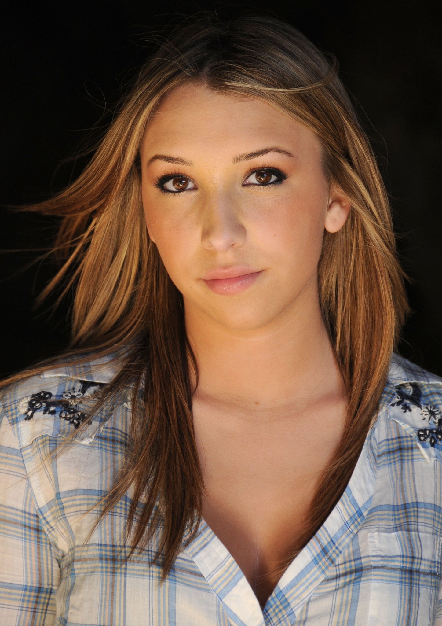 Фото - Эшли Эднер: 1447x2048 / 432 Кб