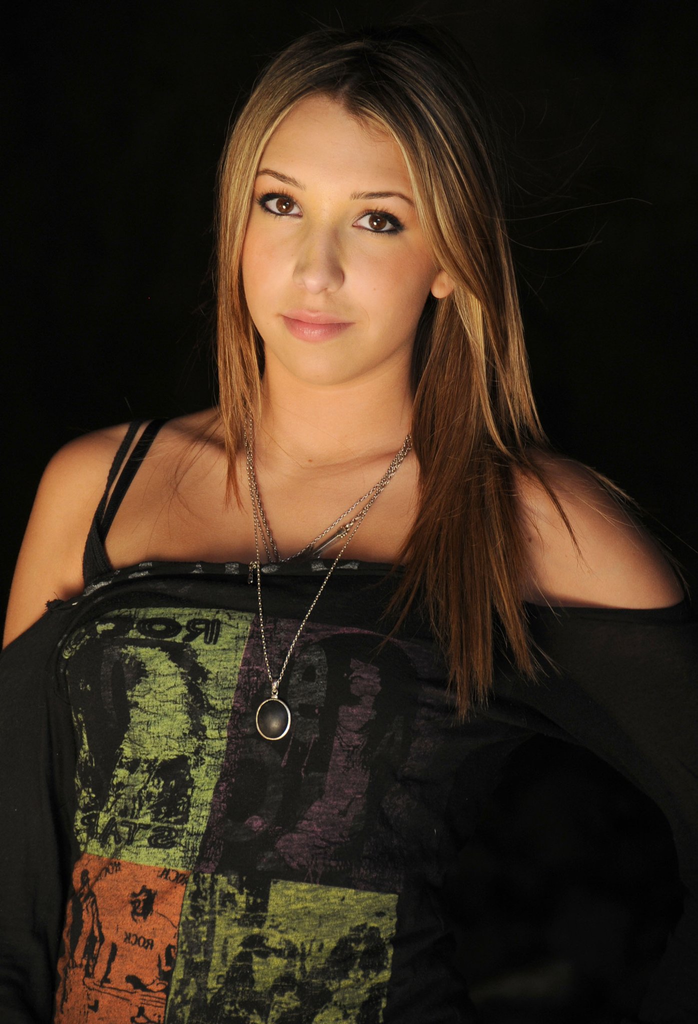 Фото - Эшли Эднер: 1395x2048 / 348 Кб