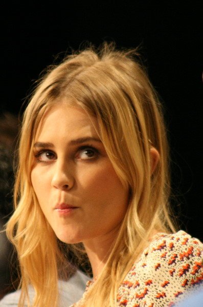 Фото - Элисон Ломан: 397x600 / 47 Кб