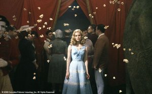 Фото - Элисон Ломан: 300x186 / 14 Кб