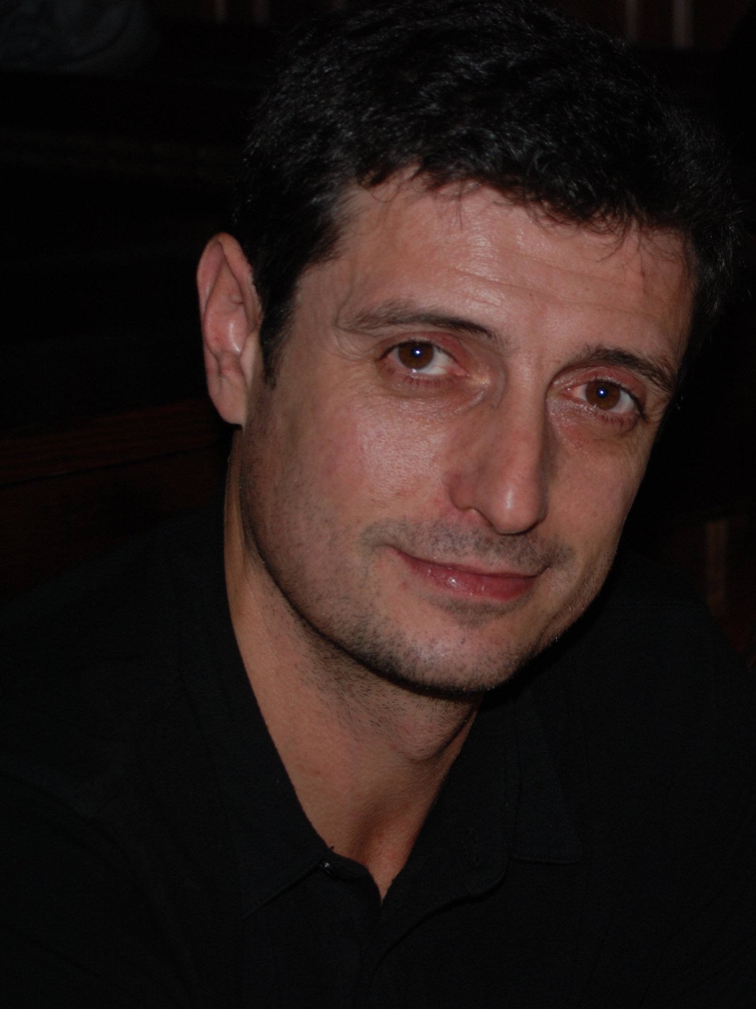 Фото - Адриано Карвальо: 1536x2048 / 226 Кб