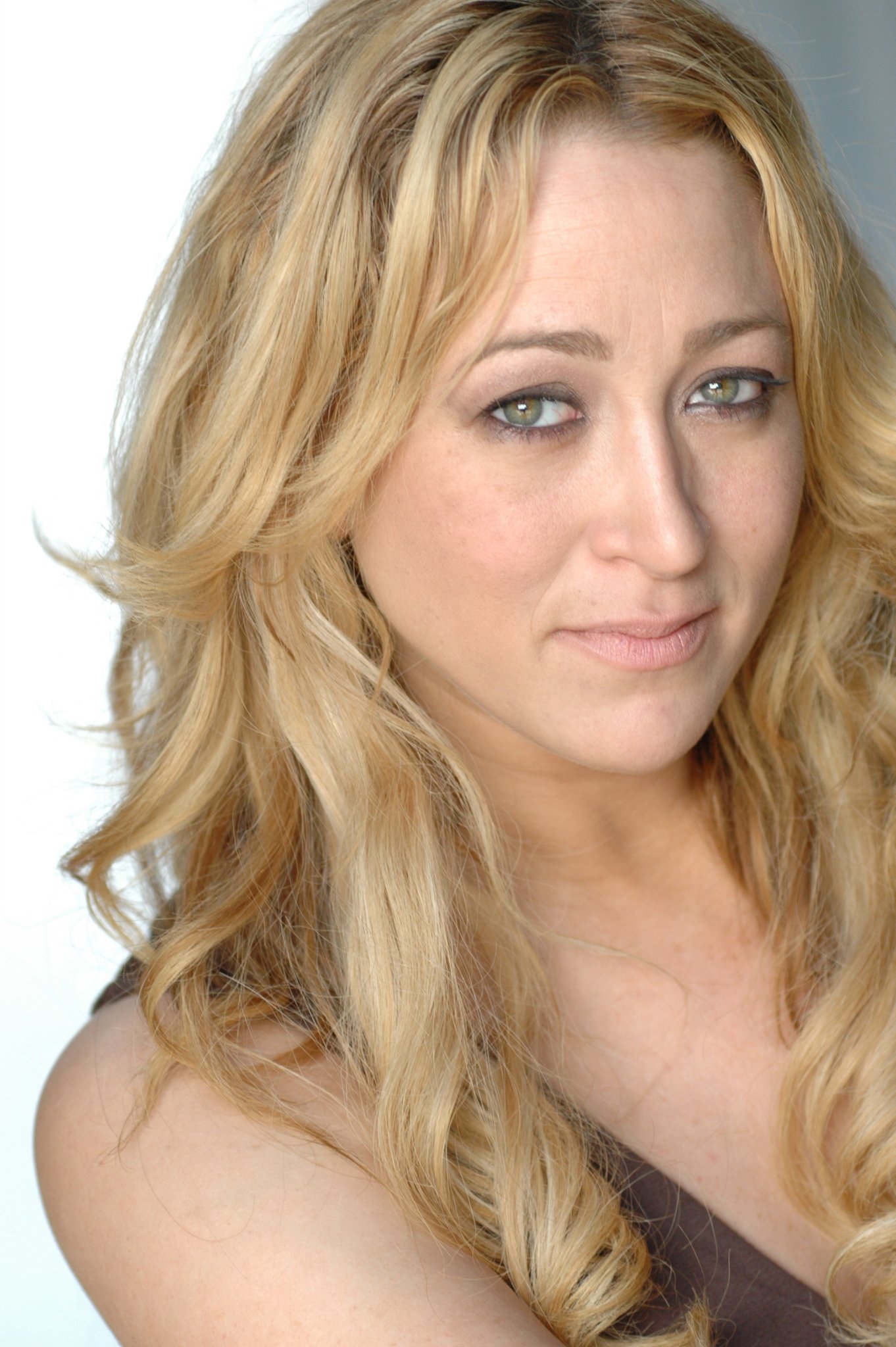 Фото - Дженнифер Бланк: 1362x2048 / 351 Кб