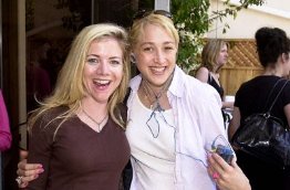 Фото - Дженнифер Бланк: 262x172 / 15 Кб