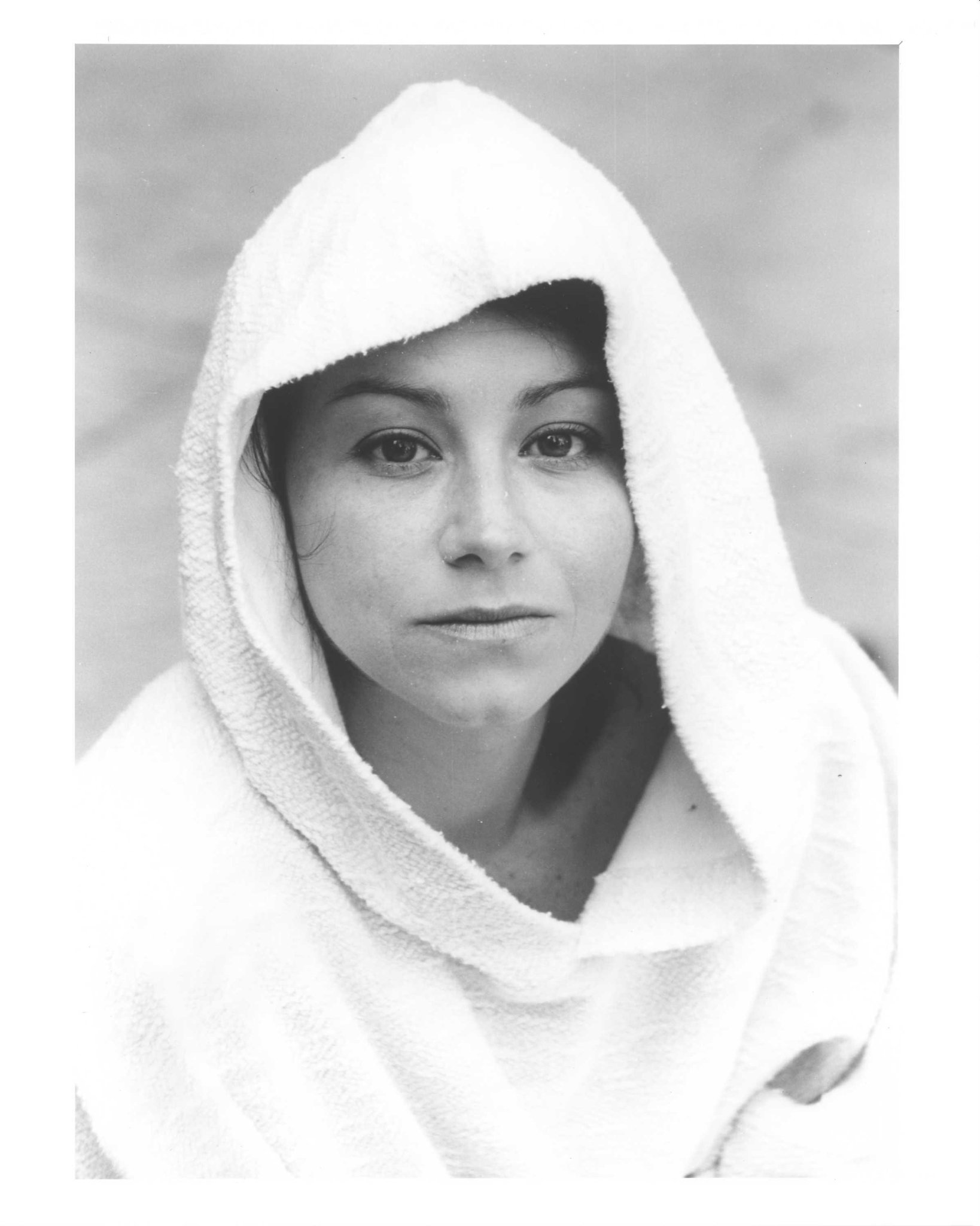 Фото - Jennifer Scott: 1638x2048 / 215 Кб