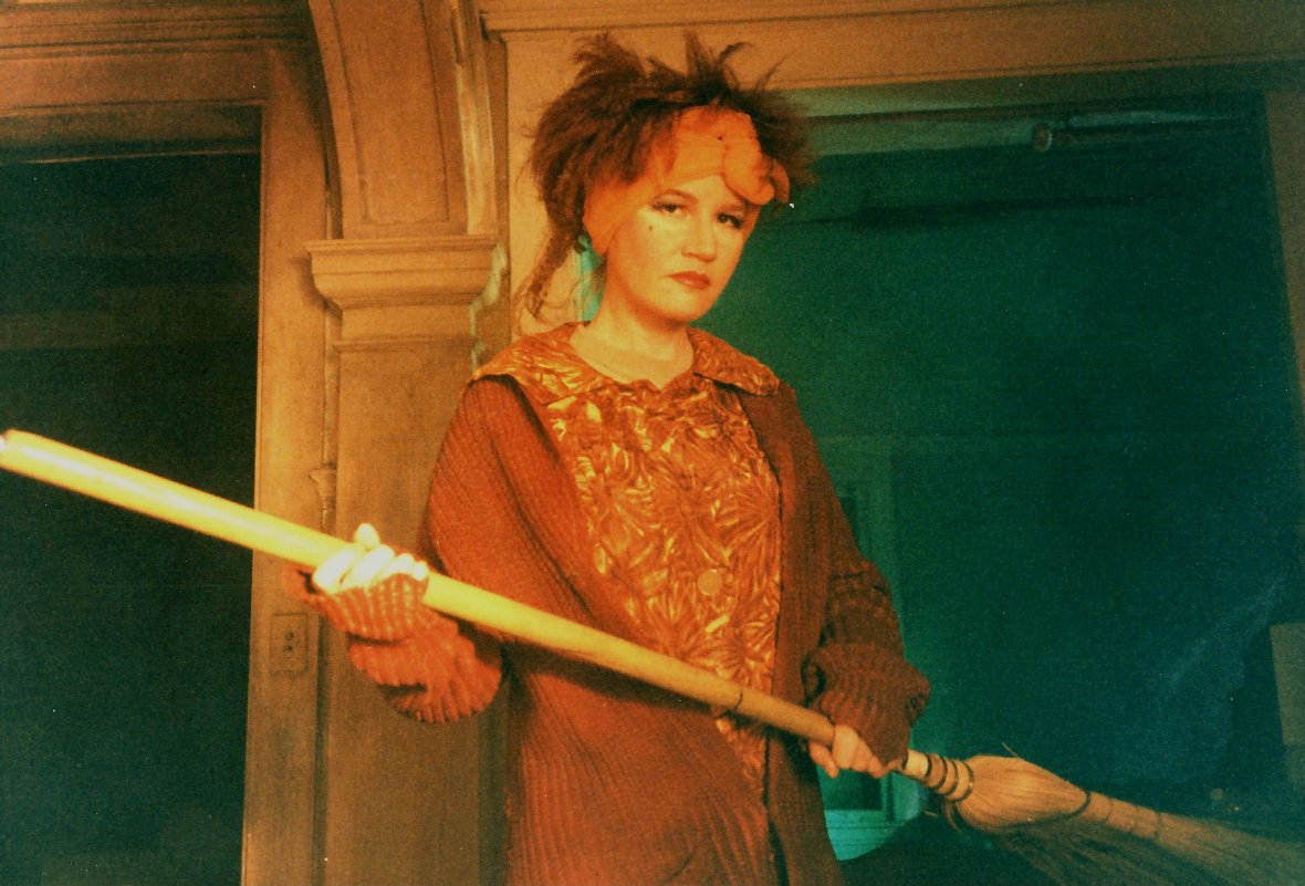 Фото - Роберта Бэссин: 1180x801 / 165 Кб