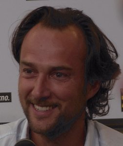 Фото - Carlos Leal: 252x299 / 12 Кб