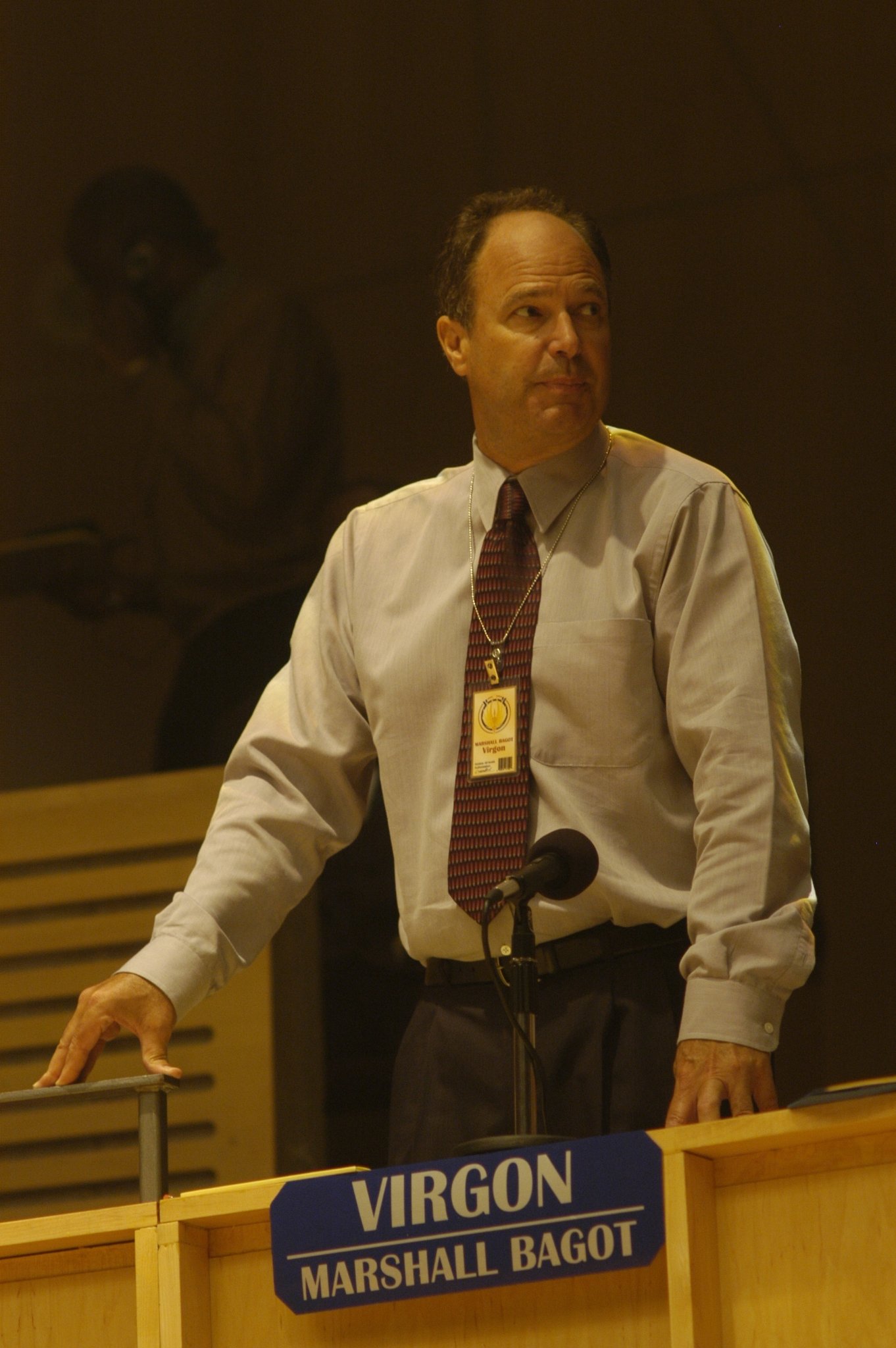 Фото - Малкольм Стюарт: 1362x2048 / 296 Кб