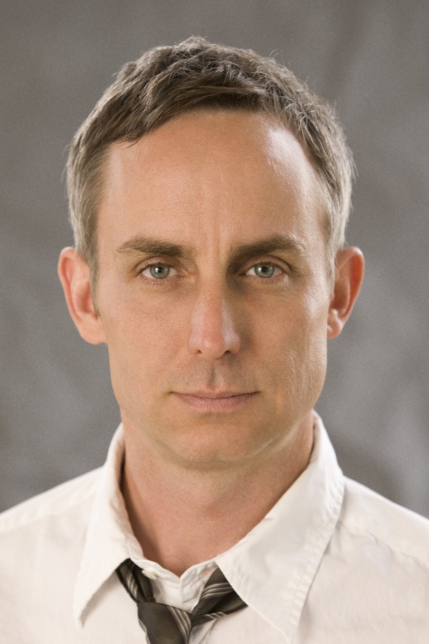 Фото - Уоллес Лэнгэм: 1366x2048 / 405 Кб