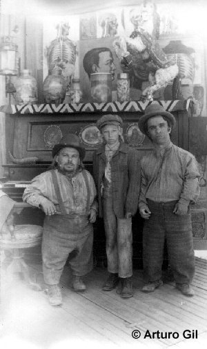 Фото - Arturo Gil: 300x506 / 36 Кб