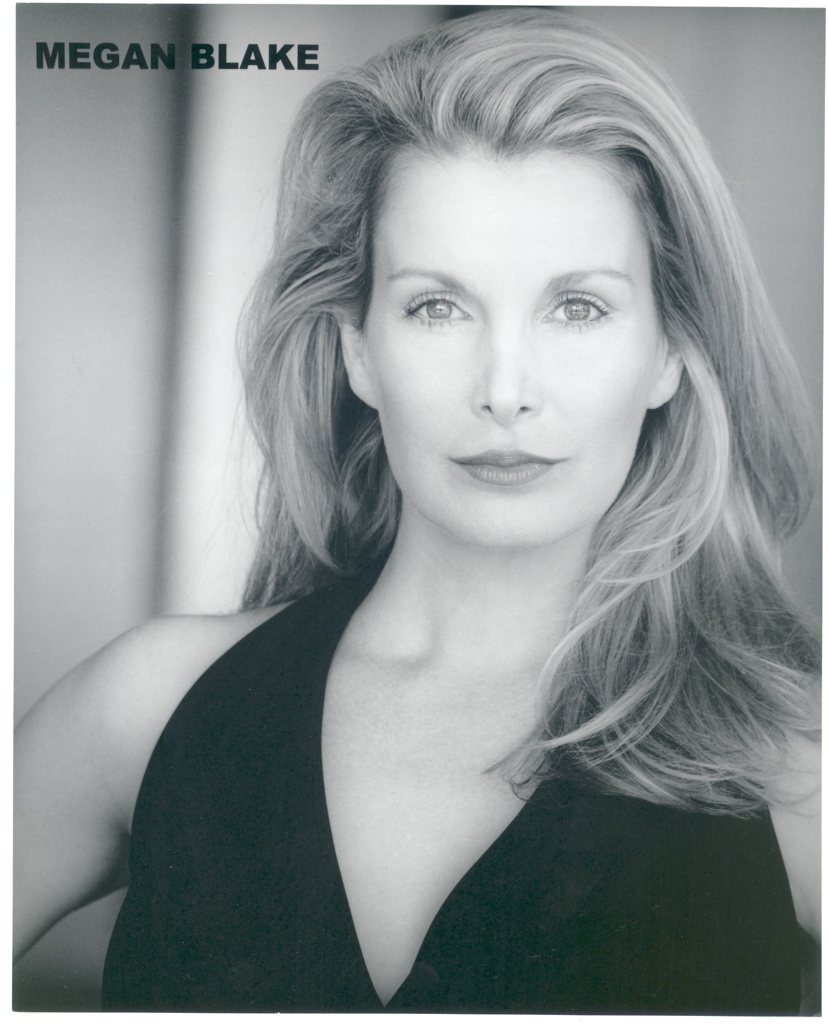 Фото - Megan Blake: 1643x2048 / 434 Кб