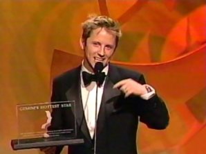 Фото - Гордон Майкл Вулветт: 298x222 / 12 Кб