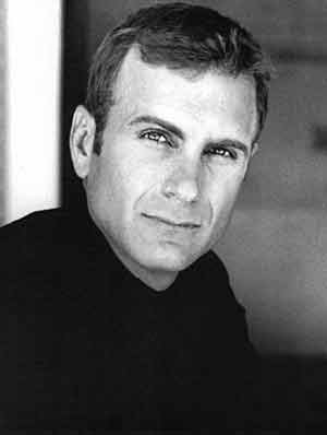 Фото - Phil Culotta: 300x398 / 11 Кб