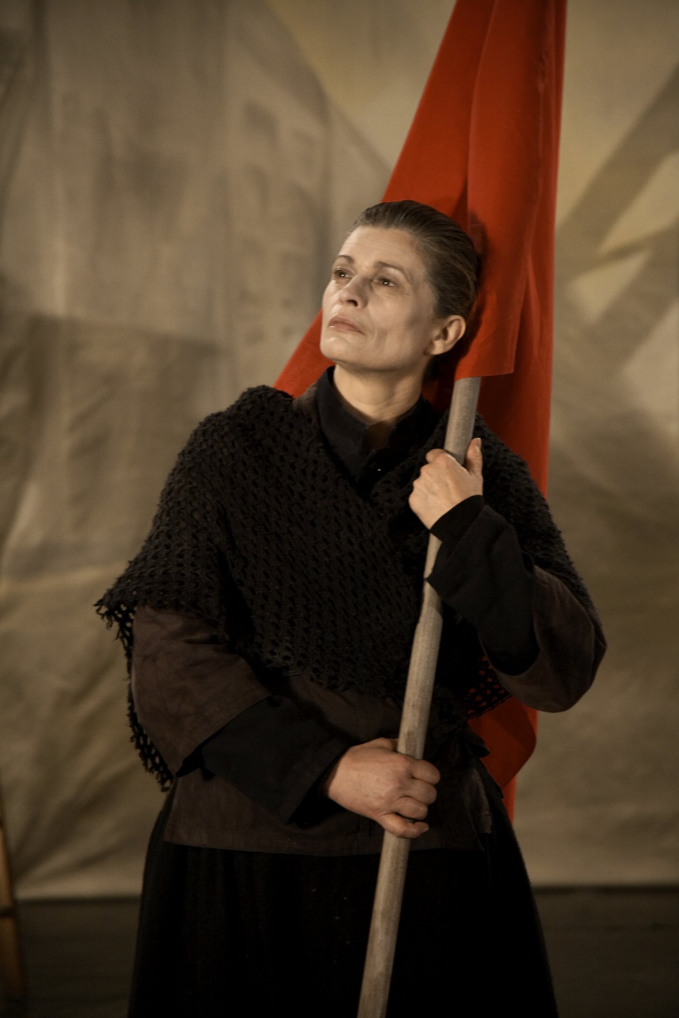 Фото - Габриэль Шарницки: 1366x2048 / 242 Кб