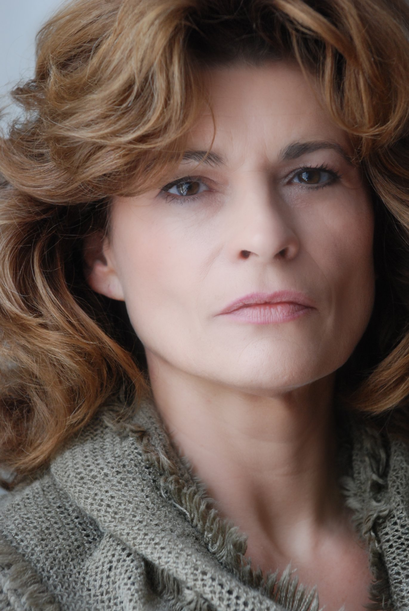 Фото - Габриэль Шарницки: 1371x2048 / 353 Кб