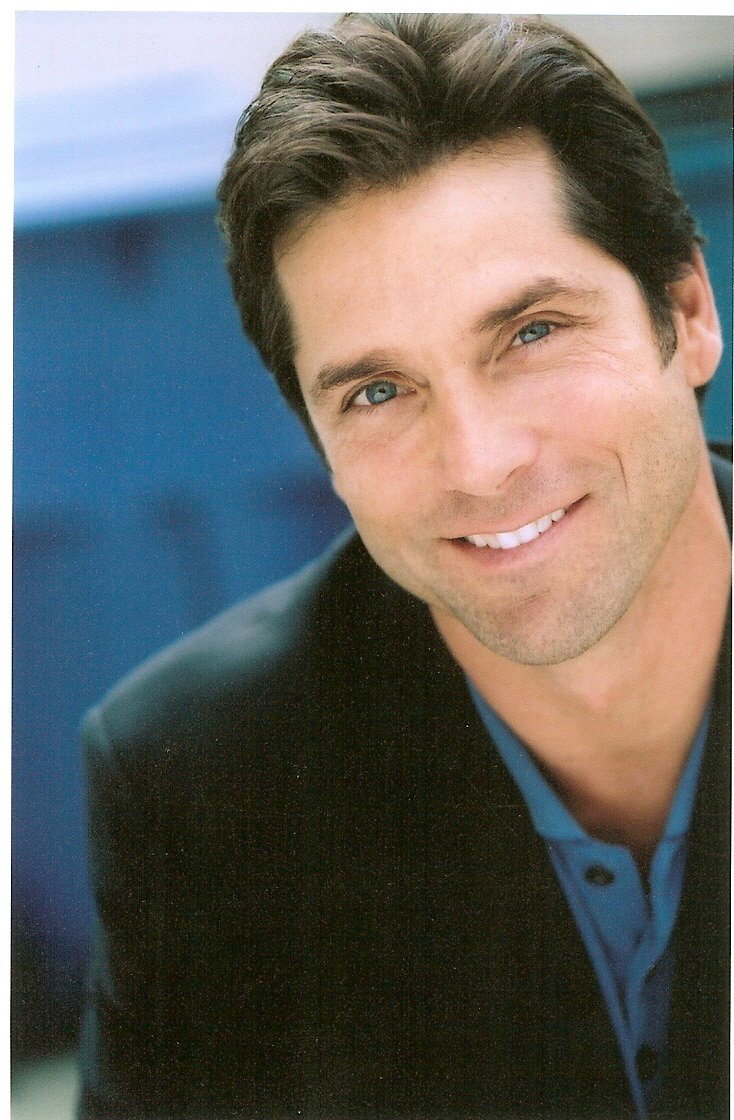 Фото - Джерард Кристофер: 734x1120 / 183 Кб