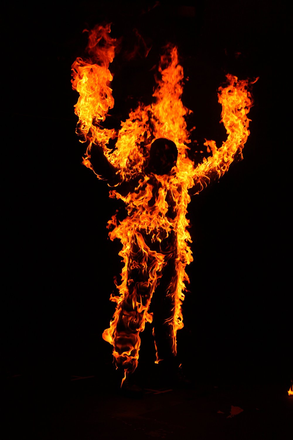 Фото - Эдди Дж. Фернандес: 1000x1500 / 142 Кб