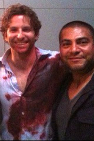 Фото - Эдди Дж. Фернандес: 320x480 / 27 Кб