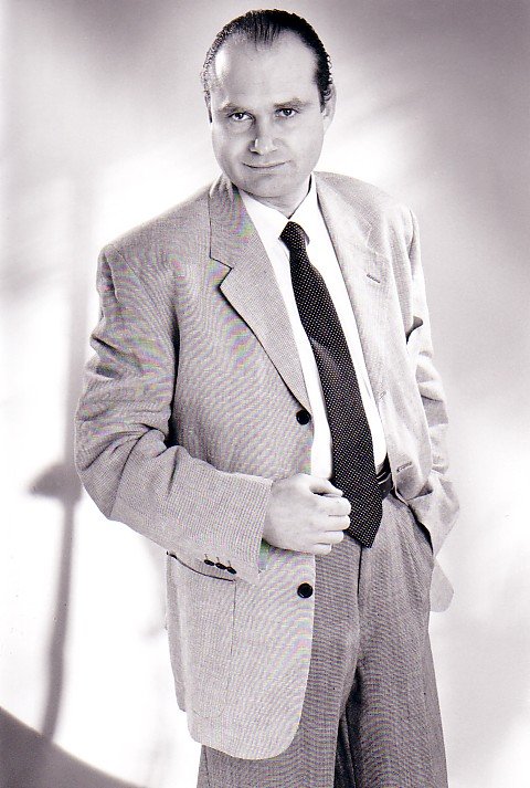 Фото - Сэм Спигел: 480x713 / 79 Кб