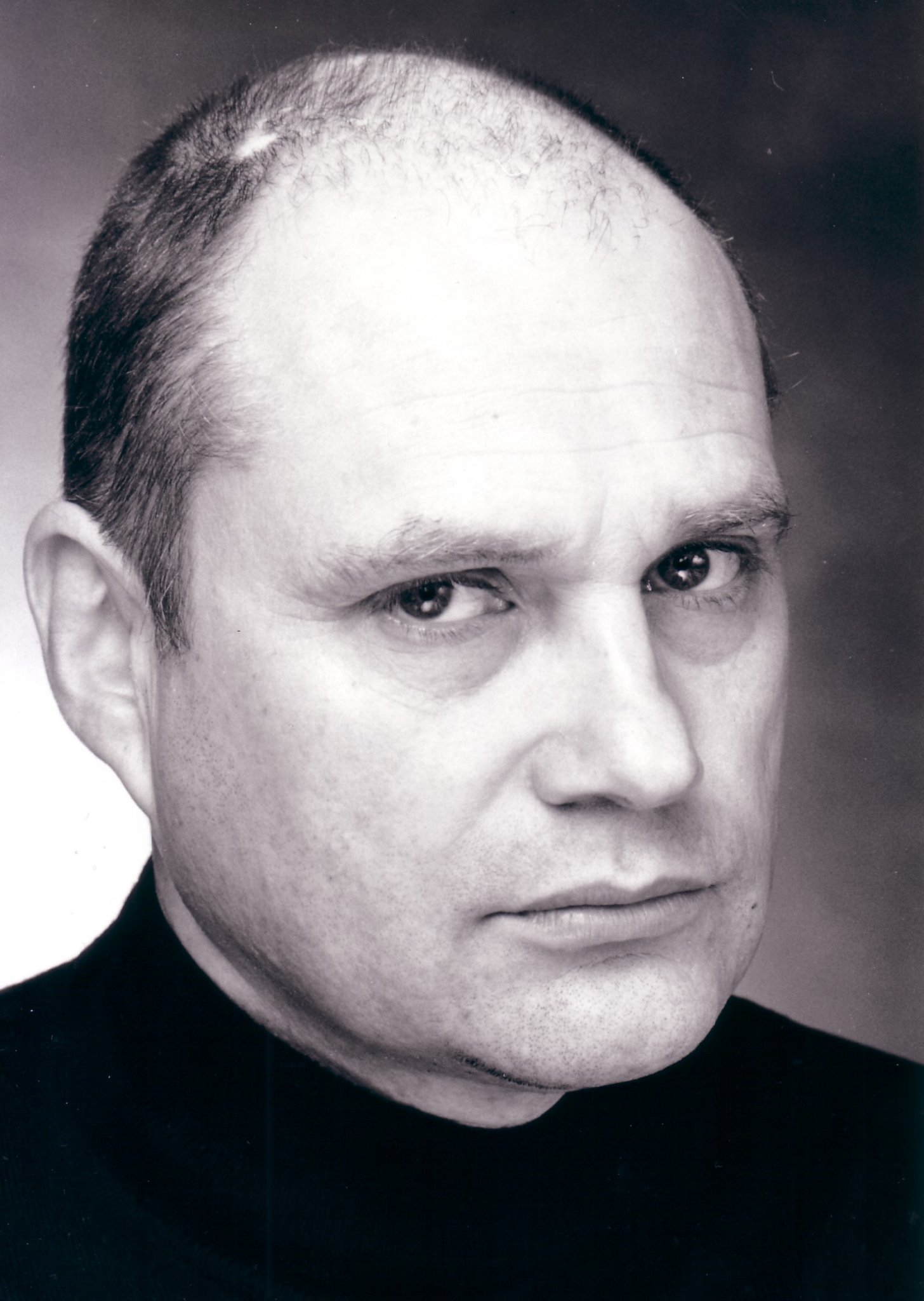 Фото - Сэм Спигел: 1456x2048 / 288 Кб