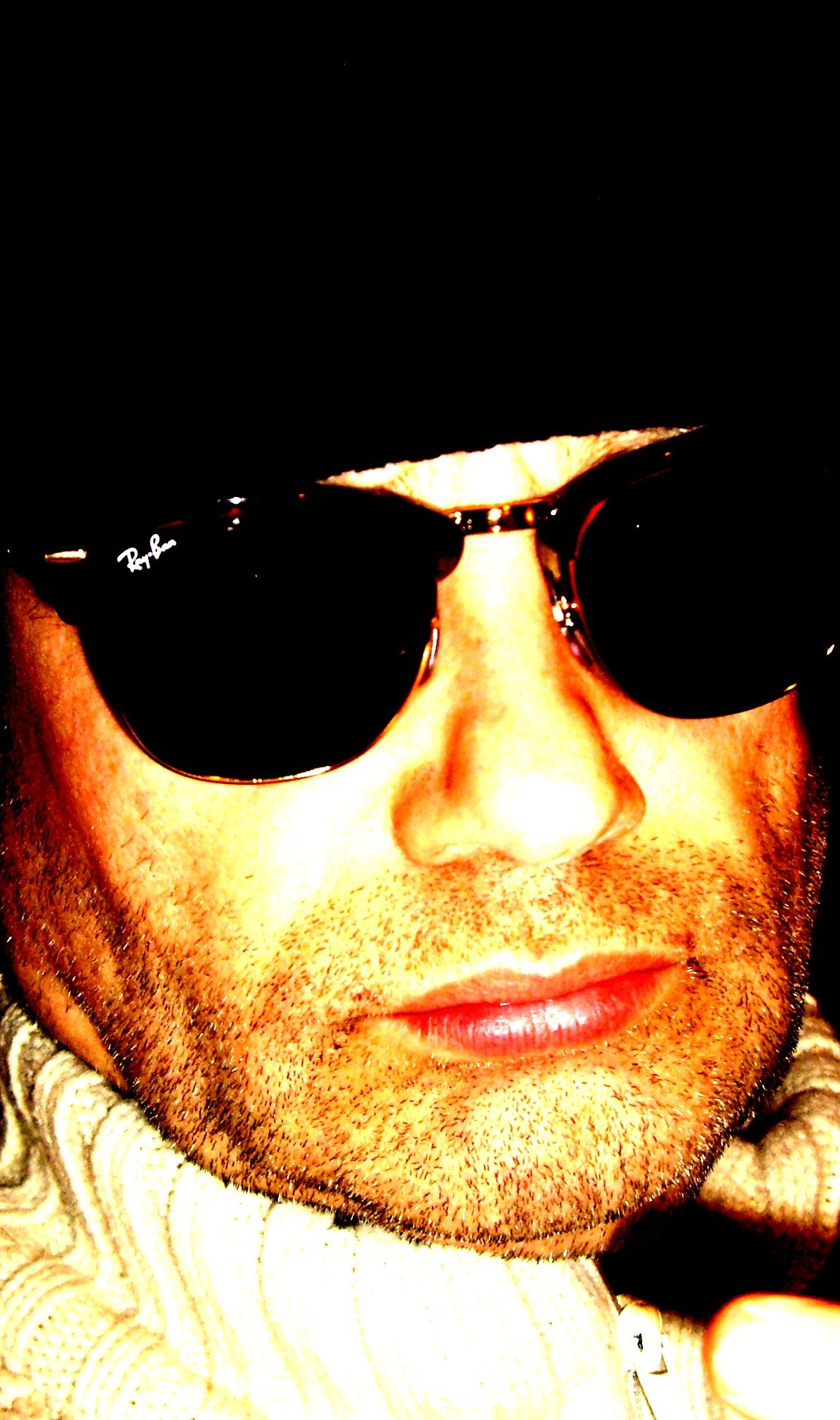 Фото - Сэм Спигел: 1112x1880 / 301 Кб