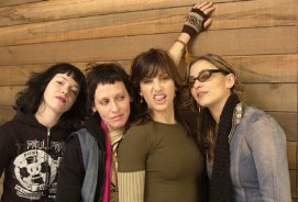 Фото - Лори Петти: 271x184 / 14 Кб