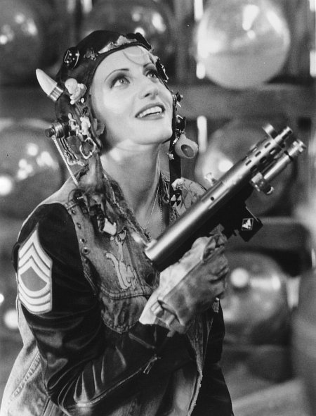 Фото - Лори Петти: 450x591 / 56 Кб