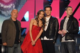 Фото - Майкл Чиклис: 266x177 / 15 Кб