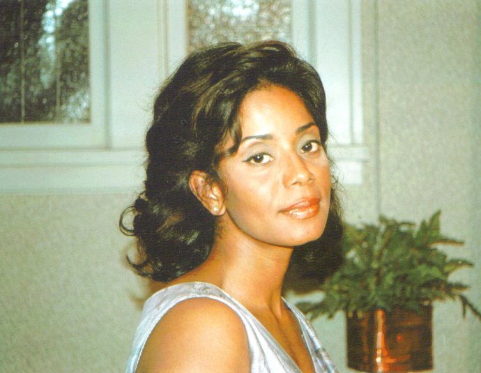 Фото - Донзали Эбернэти: 690x535 / 61 Кб