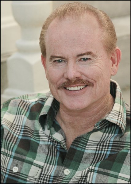 Фото - Марк Маколей: 427x600 / 53 Кб