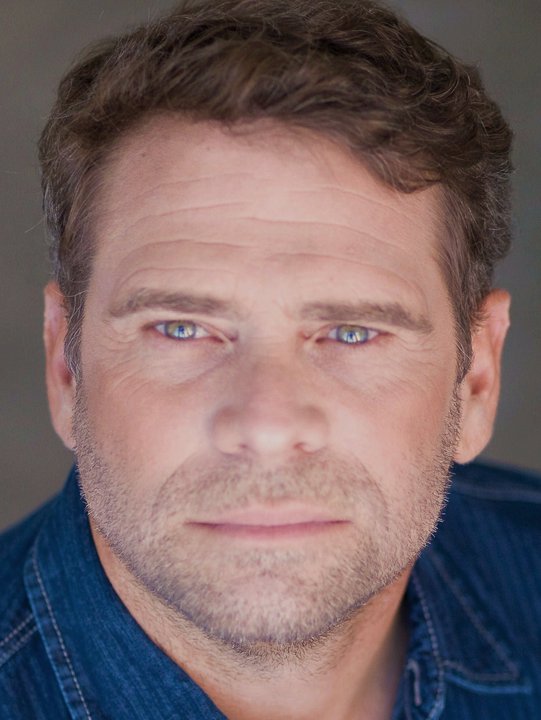 Фото - Scott Sligar: 541x720 / 60 Кб