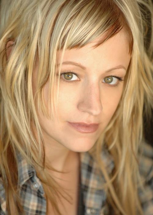 Фото - Lindsay Beamish: 500x700 / 54 Кб