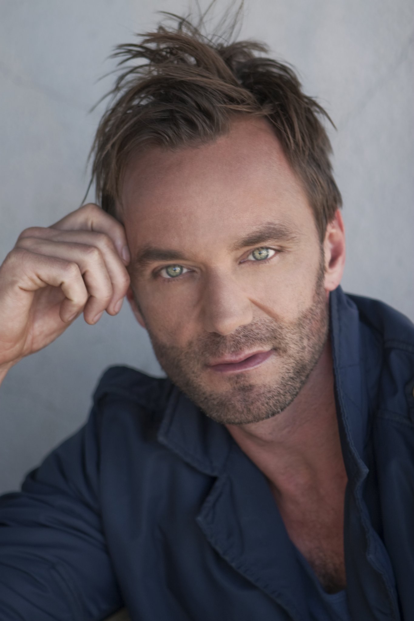 Фото - Йон Кейси: 1365x2048 / 190 Кб