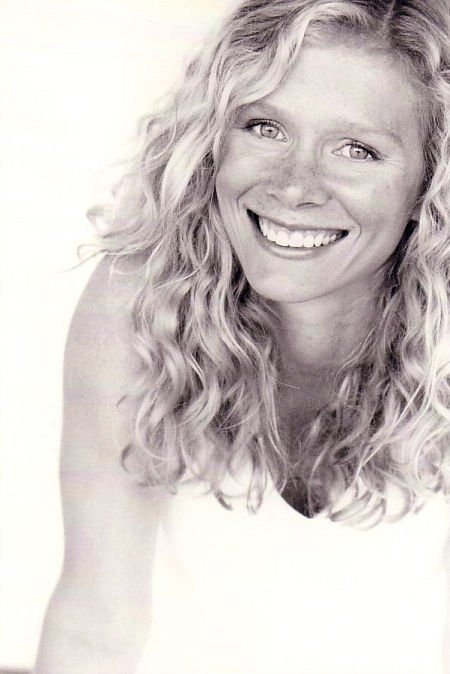 Фото - Michelle Guthrie: 450x674 / 47 Кб