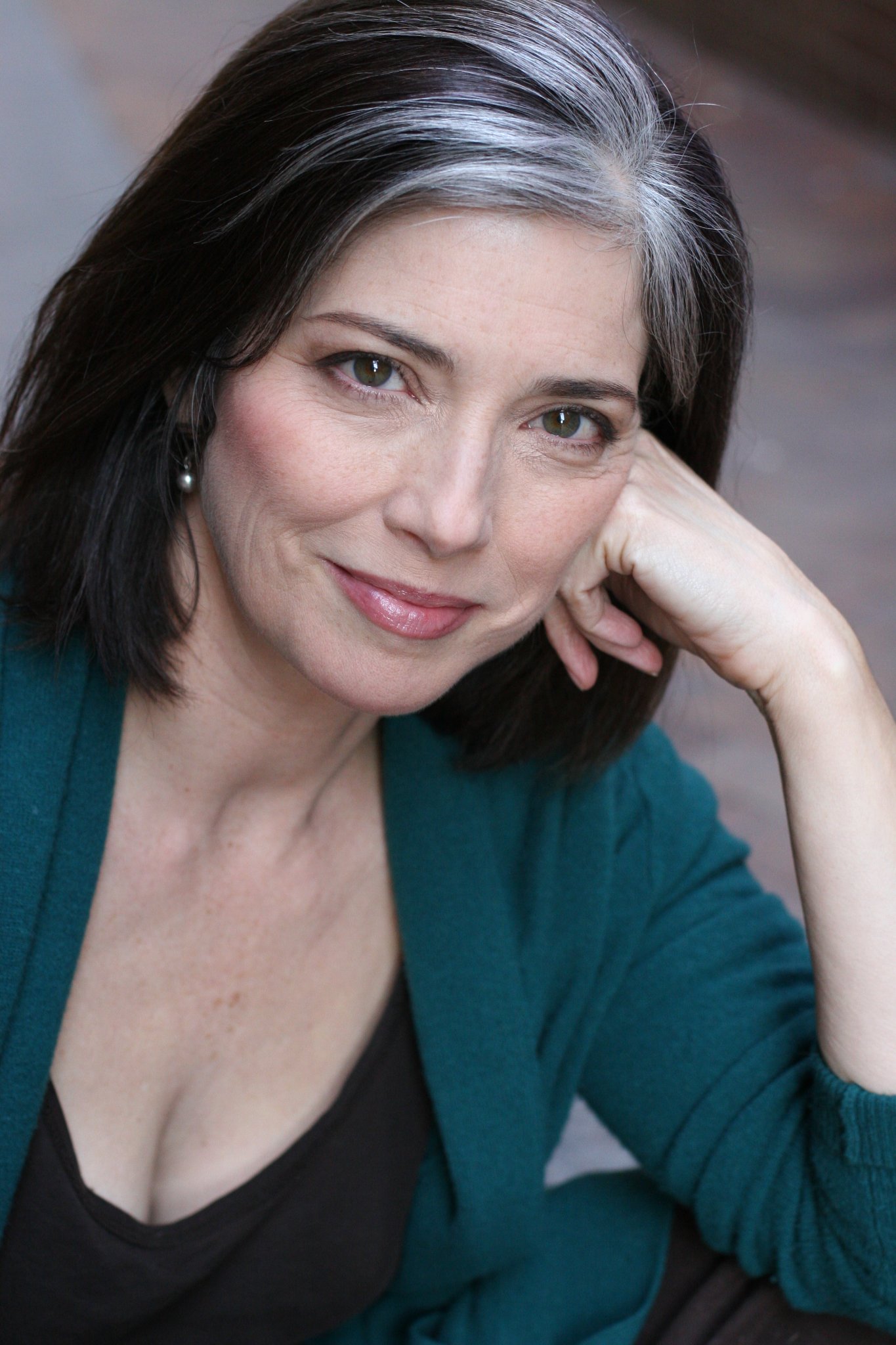 Фото - Suzanne Savoy: 1365x2048 / 335 Кб