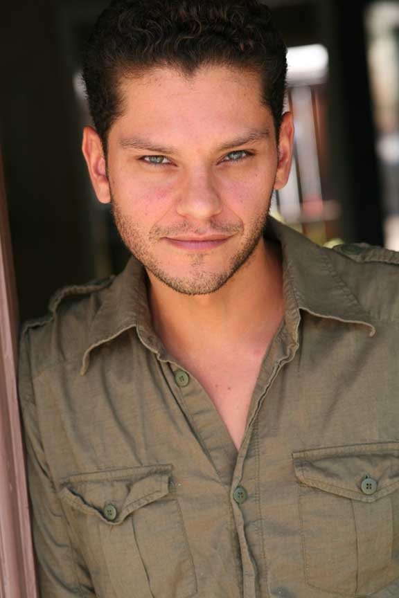 Фото - Daniel Louis Rivas: 576x864 / 53 Кб