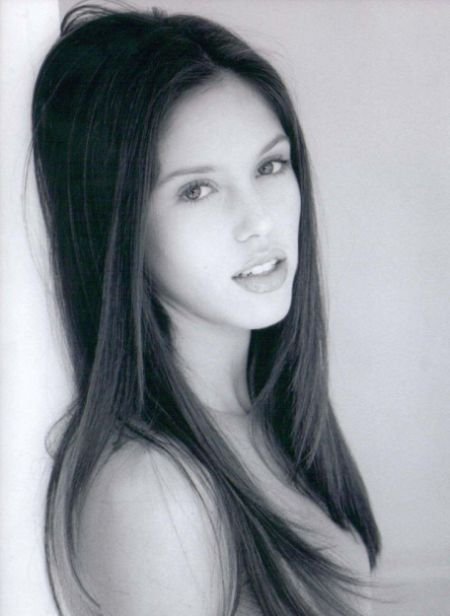 Фото - Кейла Юэлл: 450x616 / 35 Кб