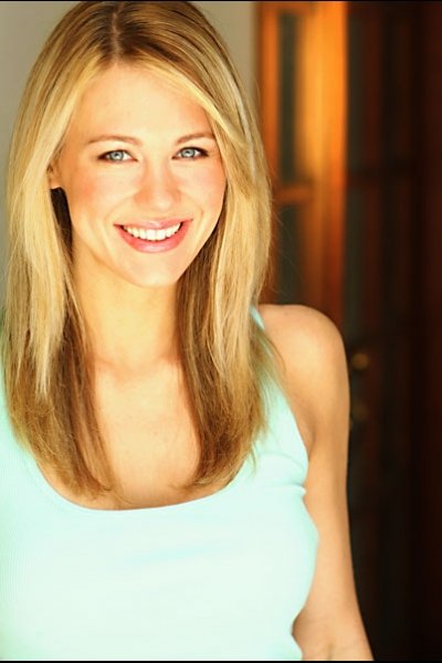 Фото - Мейтленд Уорд: 400x600 / 35 Кб