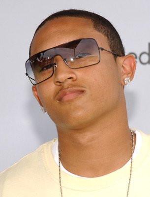 Фото - Таж Моури: 305x400 / 19 Кб