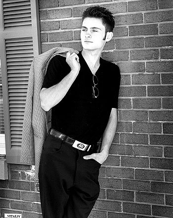 Фото - Виталий Версаче: 350x440 / 55 Кб