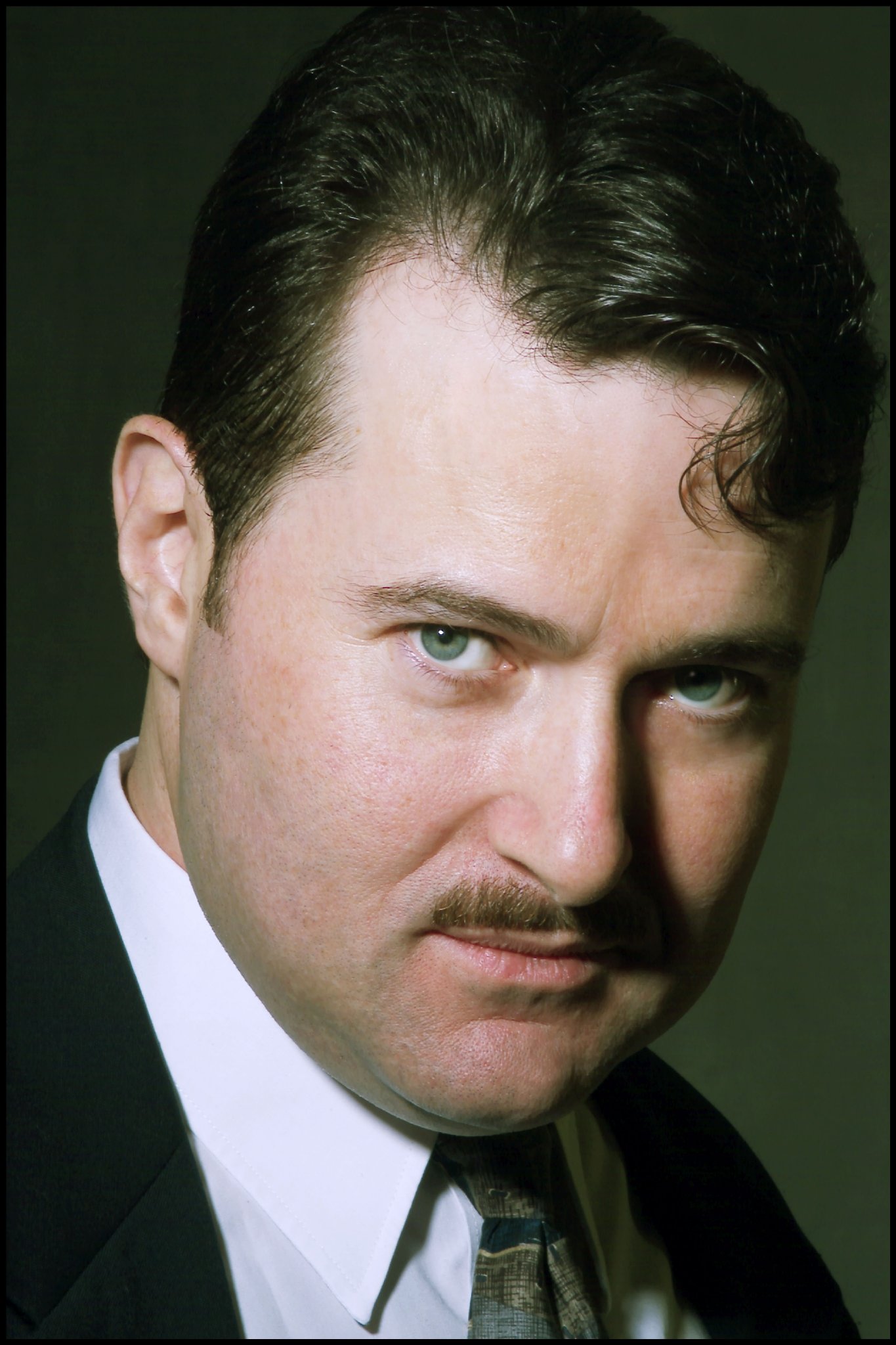 Фото - Аллен Льюис Рикман: 1365x2048 / 291 Кб