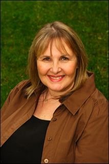 Фото - Джули Ариола: 213x320 / 15 Кб