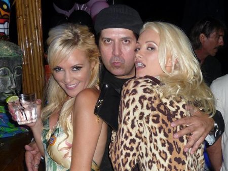 Фото - Chuck Williams: 450x338 / 43 Кб